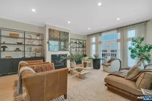 25 Moorings Ln, Edgewater, NJ 07020 - Photo 4