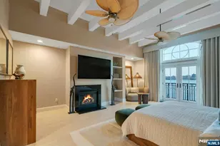 25 Moorings Ln, Edgewater, NJ 07020 - Photo 20