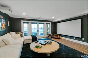25 Moorings Ln, Edgewater, NJ 07020 - Photo 32