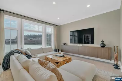 25 Moorings Lane, Edgewater, NJ 07020 - Photo 18