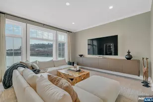 25 Moorings Ln, Edgewater, NJ 07020 - Photo 18