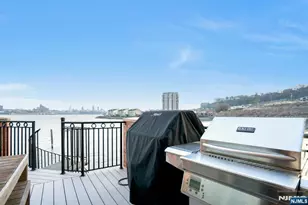 25 Moorings Ln, Edgewater, NJ 07020 - Photo 36