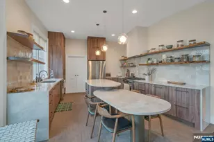 25 Moorings Ln, Edgewater, NJ 07020 - Photo 10