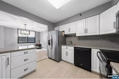 326 Prospect Avenue 10H #10H, Hackensack, NJ 07601 - Photo 4