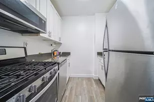 277 Prospect Ave 4A, Hackensack, NJ 07601 - Photo 18