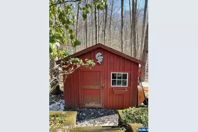 60 Eileen Drive, Mahwah, NJ 07430 - Photo 24