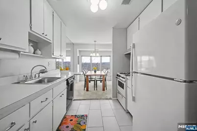 218 Indian Hollow Court, Mahwah, NJ 07430 - Photo 6