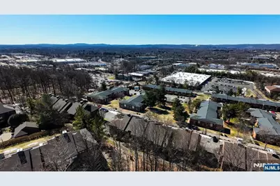 218 Indian Hollow Court, Mahwah, NJ 07430 - Photo 32