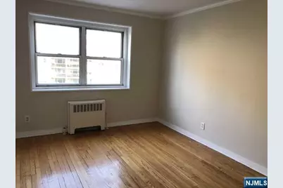 2205 N Central Road 5A #5A, Fort Lee, NJ 07024 - Photo 10