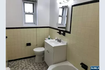 2205 N Central Road 5A #5A, Fort Lee, NJ 07024 - Photo 8