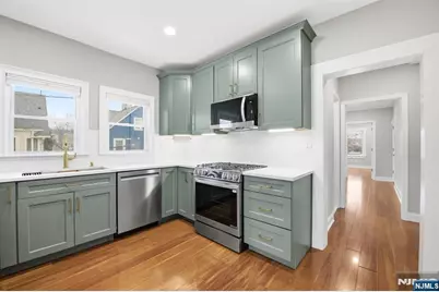 16 Munn Street 2 #2, Montclair, NJ 07042 - Photo 2