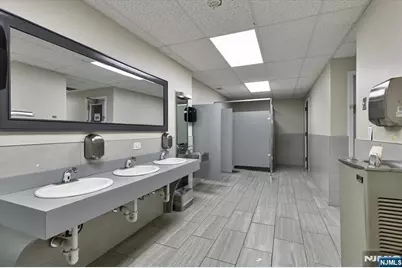 1705 Harmon Cove Tower, Secaucus, NJ 07094 - Photo 32