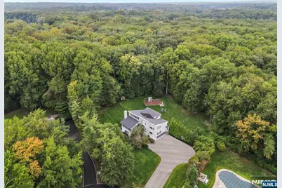 305 Westwind Court, Norwood, NJ 07648 - Photo 2