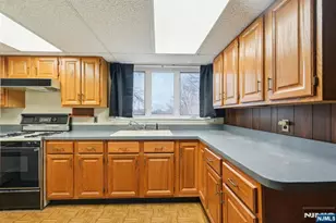 397 Oak St, Ridgefield, NJ 07657 - Photo 24