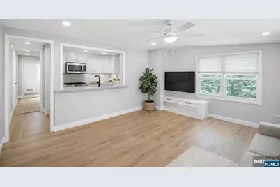 35 Beechwood Drive, Wayne, NJ 07470 - Photo 18