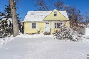35 Beechwood Dr, Wayne, NJ 07470 - Photo 2