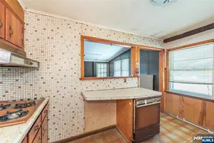 35 Beechwood Dr, Wayne, NJ 07470 - Photo 26