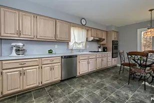 96 E Lions Head, Wayne, NJ 07470 - Photo 8