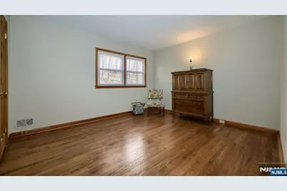 96 E Lions Head, Wayne, NJ 07470 - Photo 12