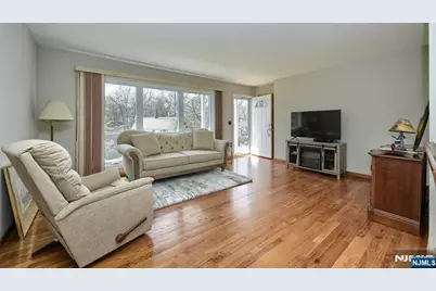 96 E Lions Head, Wayne, NJ 07470 - Photo 6