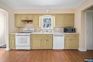 26 Wostbrock Ln, Midland Park, NJ 07432 - Photo 4