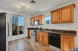 30 Columbia Terrace 2, Edgewater, NJ 07020 - Photo 4