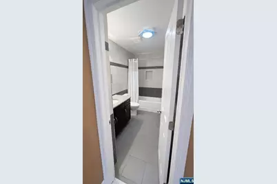 205 Valley Brook Avenue 2 #2, Lyndhurst Township, NJ 07071 - Photo 8