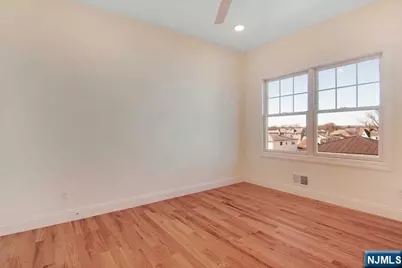 734 2nd Avenue 1 #1, Lyndhurst Township, NJ 07071 - Photo 8