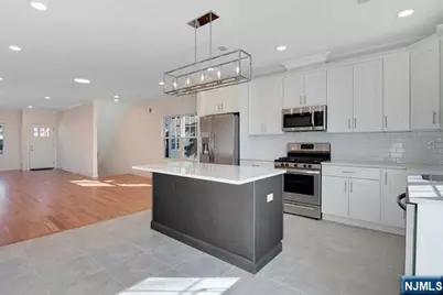 734 2nd Avenue 1 #1, Lyndhurst Township, NJ 07071 - Photo 4