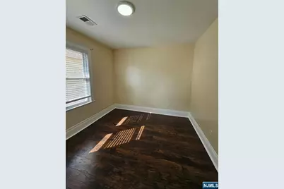 240 Copeland Avenue 2 #2, Lyndhurst Township, NJ 07071 - Photo 8