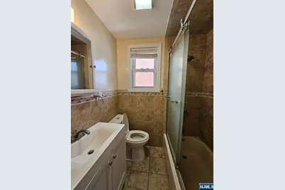 240 Copeland Avenue 2 #2, Lyndhurst Township, NJ 07071 - Photo 6