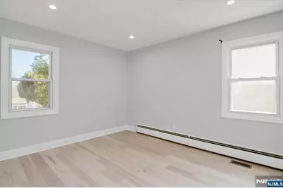 565 Center Street, Wood Ridge, NJ 07075 - Photo 8