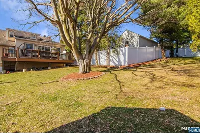 565 Center Street, Wood Ridge, NJ 07075 - Photo 22