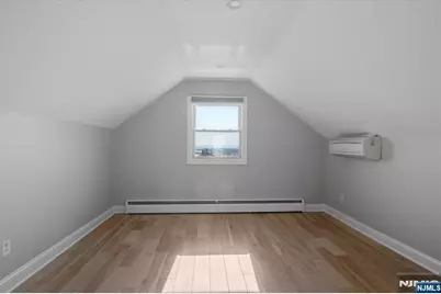 565 Center Street, Wood Ridge, NJ 07075 - Photo 12