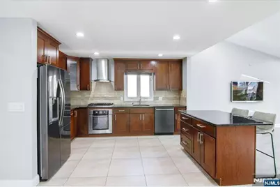 565 Center Street, Wood Ridge, NJ 07075 - Photo 4