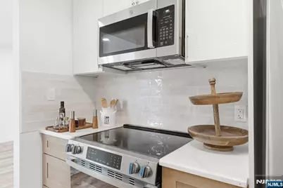 610 Anderson Avenue 2E #2E, Cliffside Park, NJ 07010 - Photo 18