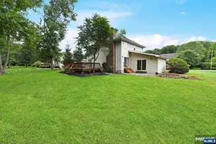 22 Gloria Dr, Allendale, NJ 07401 - Photo 4