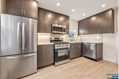 136 Palsa Avenue, Elmwood Park, NJ 07407 - Photo 8