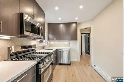 136 Palsa Avenue, Elmwood Park, NJ 07407 - Photo 10