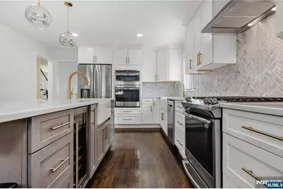 609 Wyndham Road, Teaneck Township, NJ 07666 - Photo 10