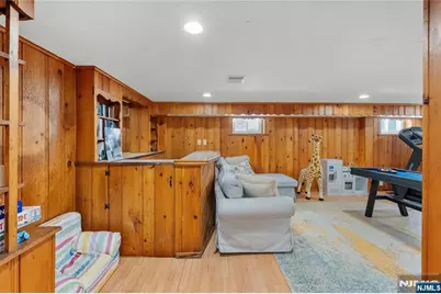 609 Wyndham Road, Teaneck Township, NJ 07666 - Photo 30