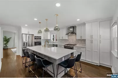 609 Wyndham Road, Teaneck Township, NJ 07666 - Photo 8