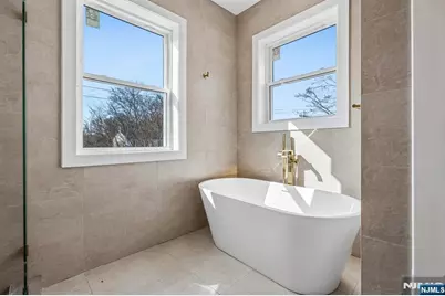 229 Sutton Place, New Milford, NJ 07646 - Photo 18