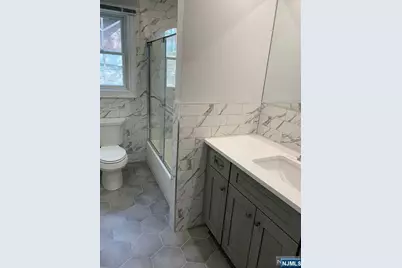 526 Glen Avenue A #A, Palisades Park, NJ 07650 - Photo 14