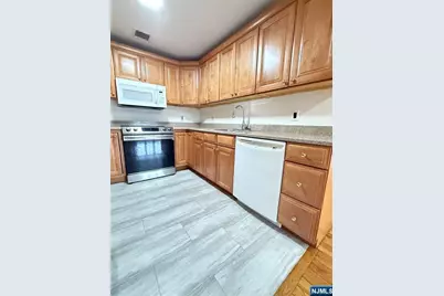 53 Palisade Avenue 209 #209, Englewood, NJ 07631 - Photo 4