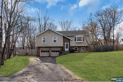 6 Whites Lane, Waldwick, NJ 07463 - Photo 2