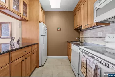 770 Anderson Avenue 14C #14C, Cliffside Park, NJ 07010 - Photo 6