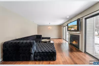 207 Stephanie Drive, Caldwell, NJ 07006 - Photo 8