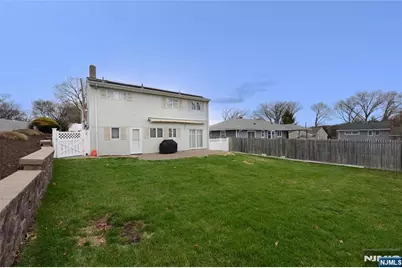 140 Manhattan Avenue, Waldwick, NJ 07463 - Photo 20