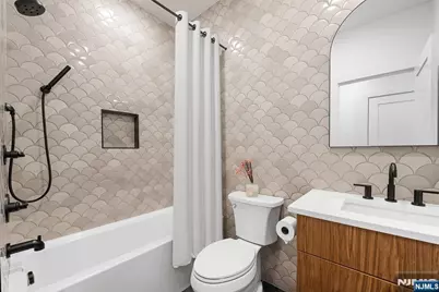 34 Manhattan Avenue 2 #2, Jersey City, NJ 07307 - Photo 26